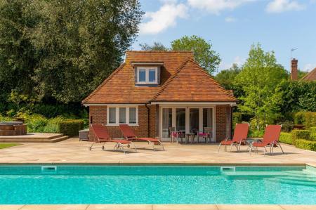 Pool House / Cottage