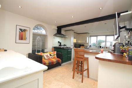 Kitchen/Breakfast Ro