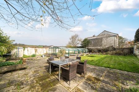 1425314-6-69b941e...