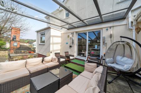 1425314-7-69b9421...