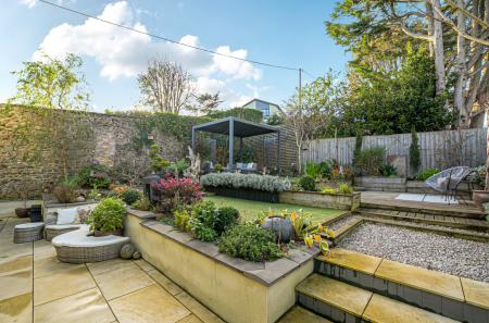 1382617-37-691f2a...