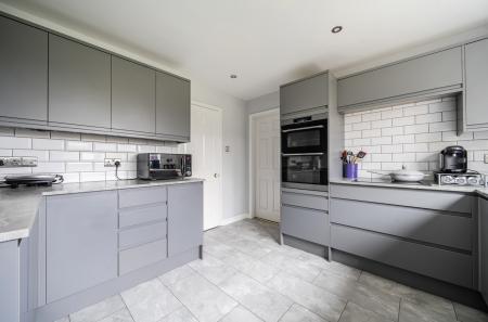 1400407-25-6967ba...