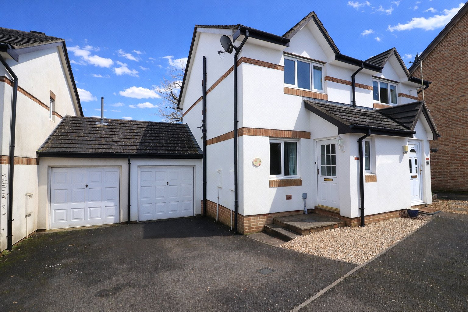 property-img