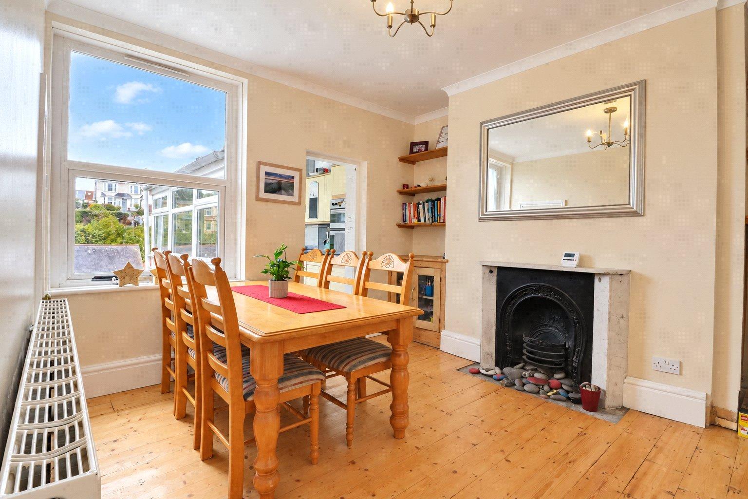 property-img