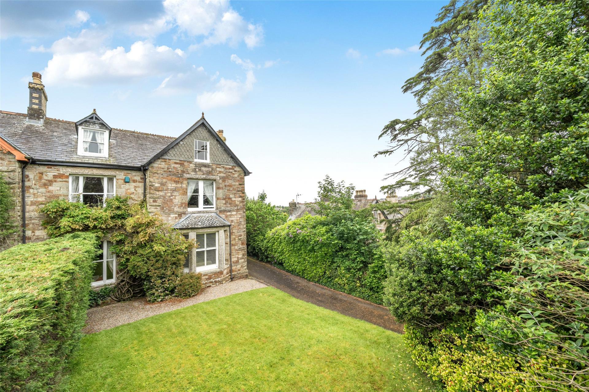 property-img