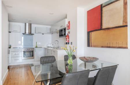 1437080-5-69c7cf9...