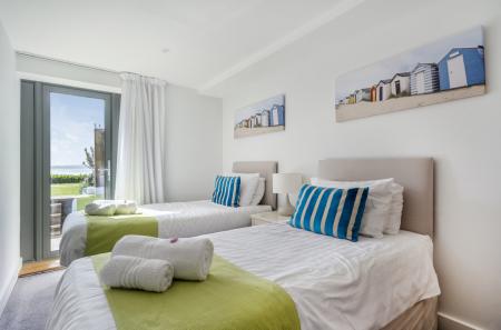 1437080-13-69c7cf...