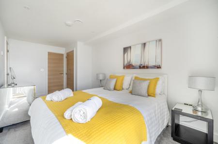 1437080-12-69c7cf...