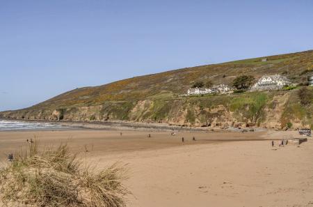 1437080-18-69c7d0...