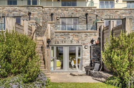 1437080-8-69c7cfb...