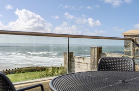 1437080-7-69c7cfa...