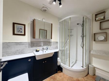 Annexe Shower Room