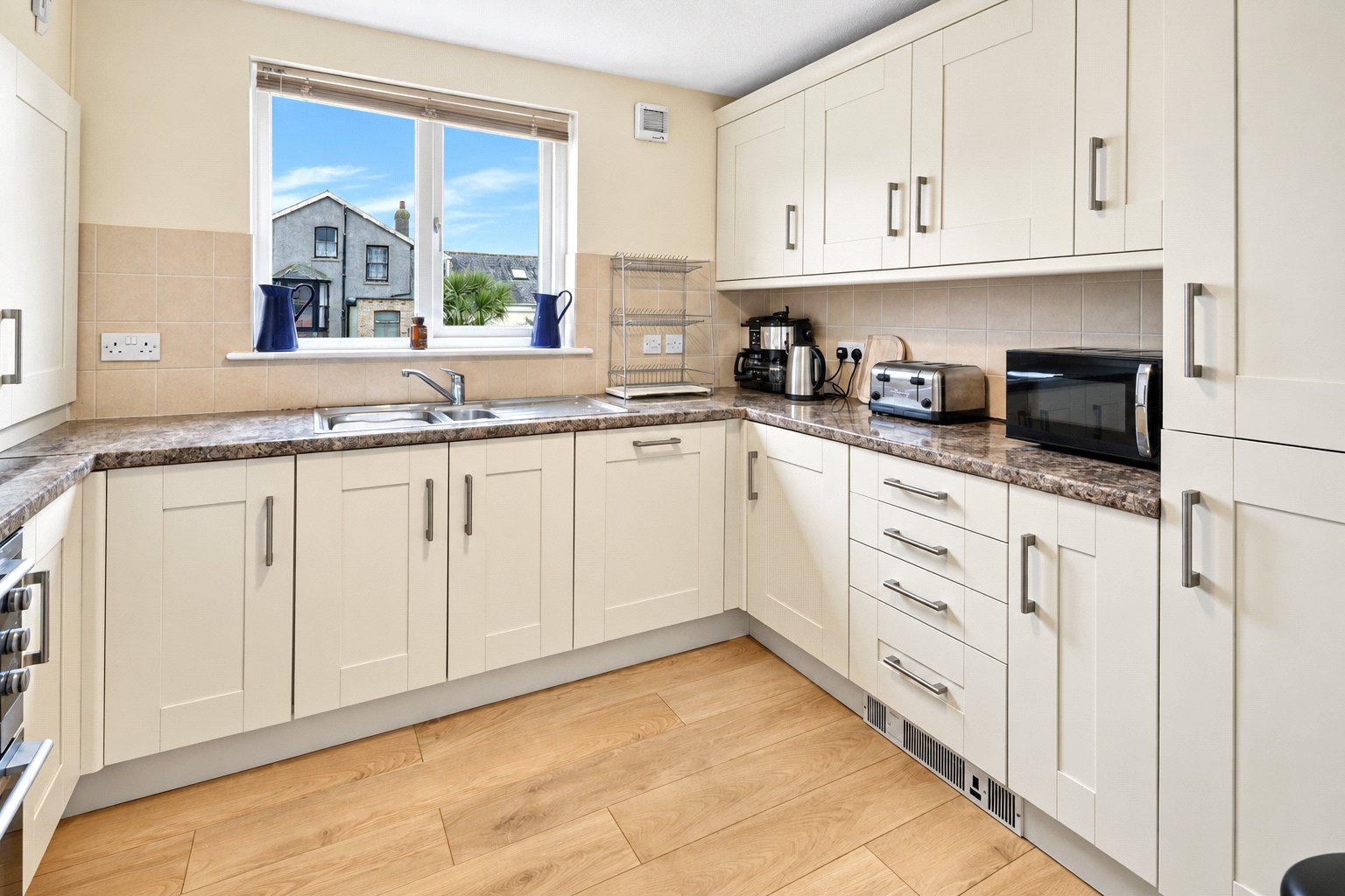 property-img