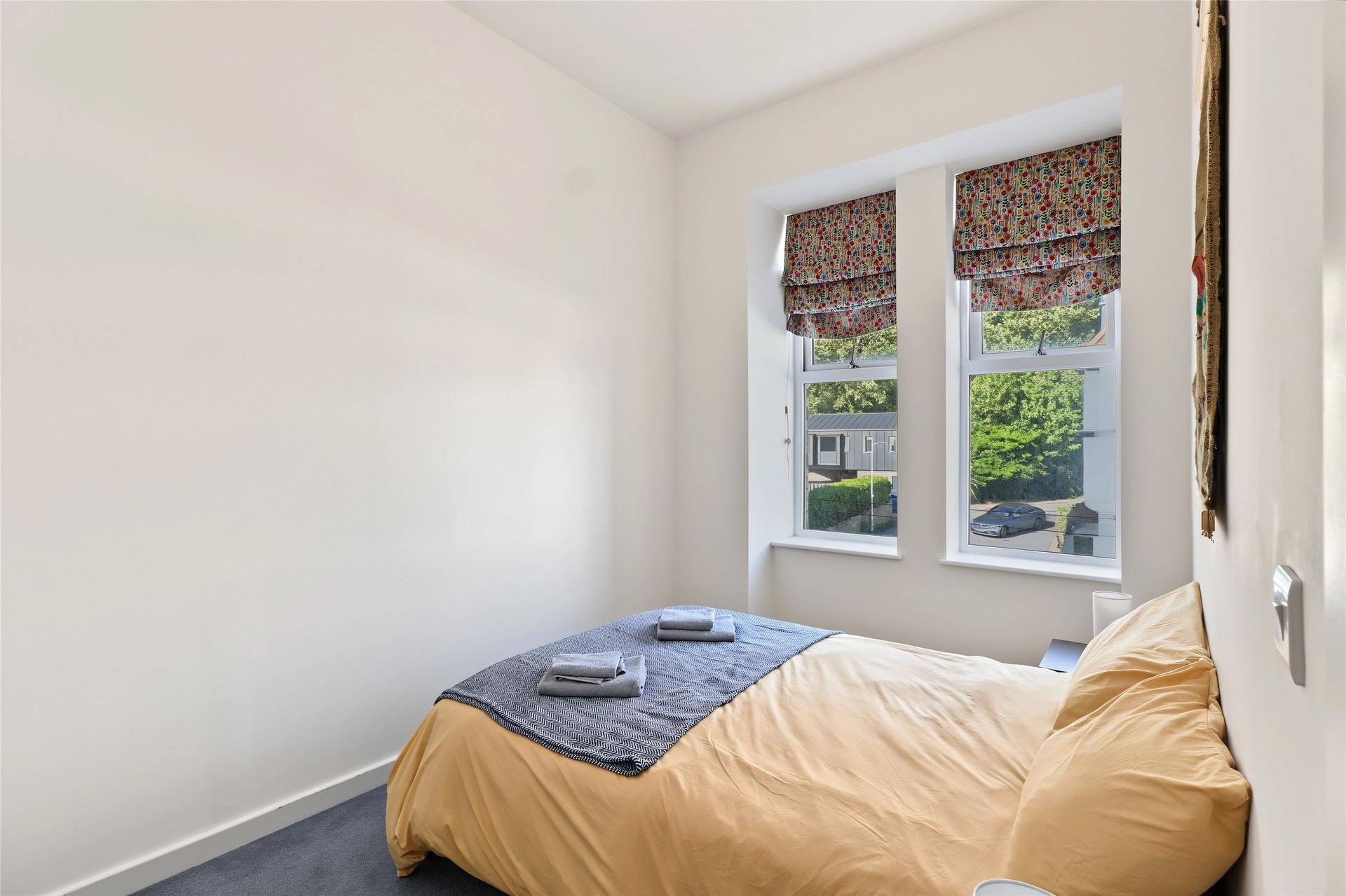 property-img