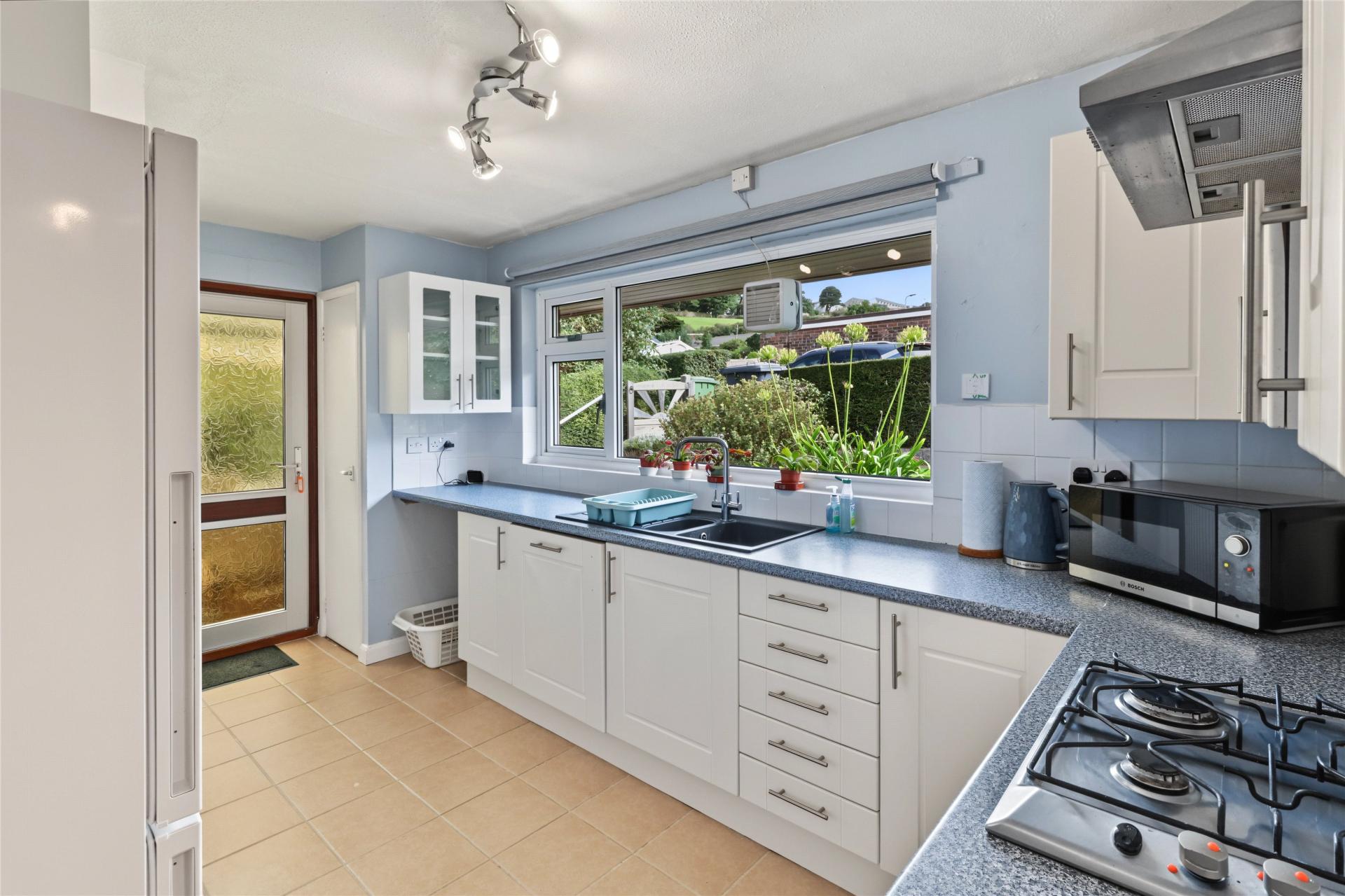 property-img