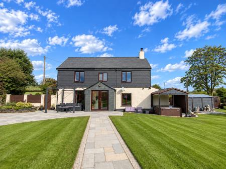 Lawhitton, Launceston, Cornwall, PL15 - Webbers