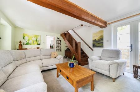 1299272-15-683715...