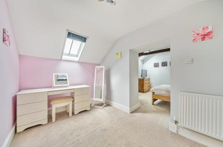 1295211-36-683a01...