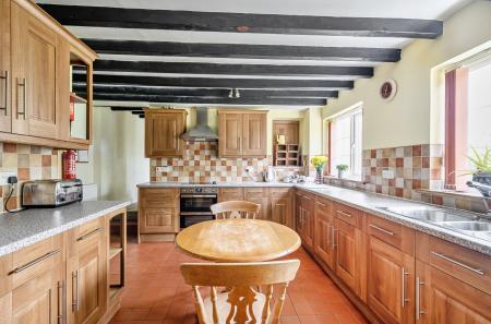 1295211-42-683a01...