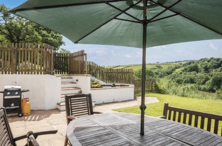 1295211-5-683a009...