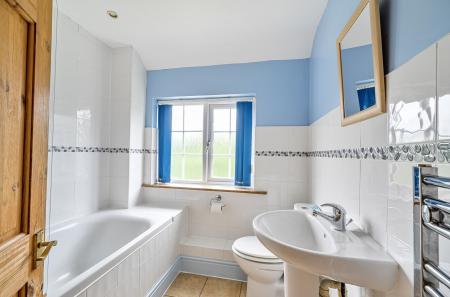 1295211-20-683a00...