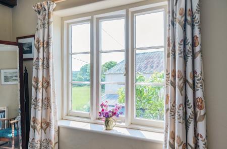 1298578-36-683f42...