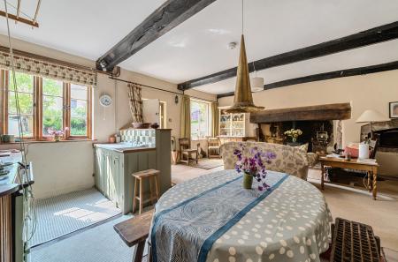 1298578-11-683f42...