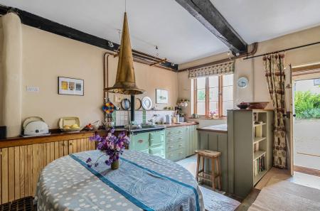 1298578-17-683f42...