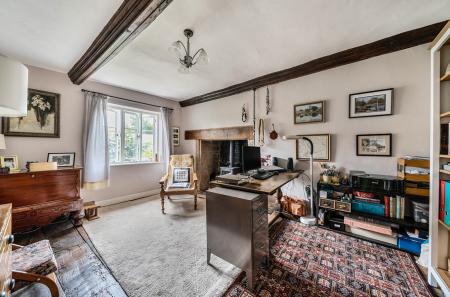 1298578-32-683f42...