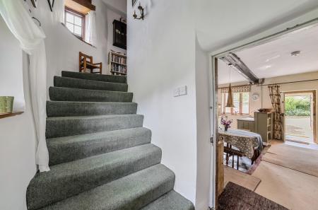 1298578-22-683f42...