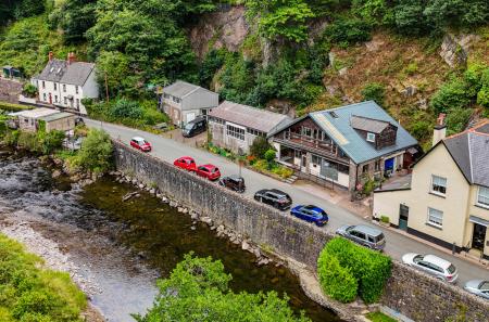 1330551-1-688a5fa...