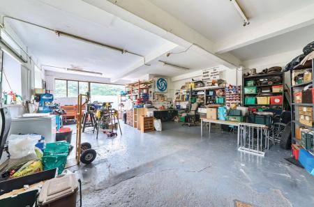 1330551-17-688a62...