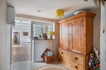 1383937-14-691f3d...