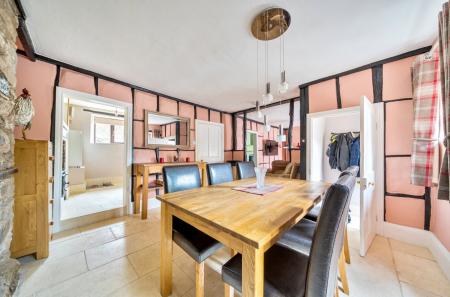 1397625-13-696912...