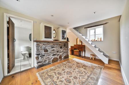 1407811-32-698b77...