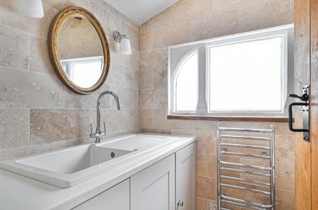 1407811-25-698b76...