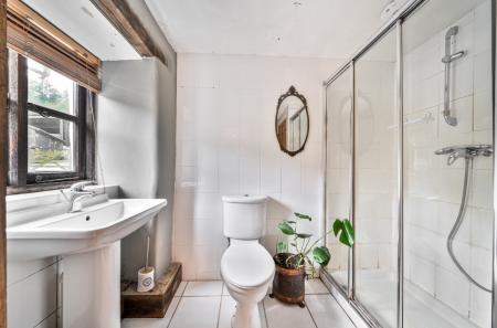 1407811-33-698b77...