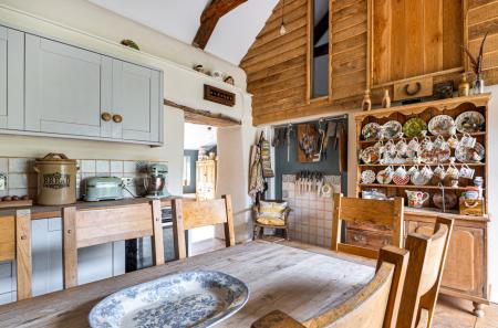 1407811-1-698b74f...