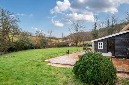 1407811-40-698b77...