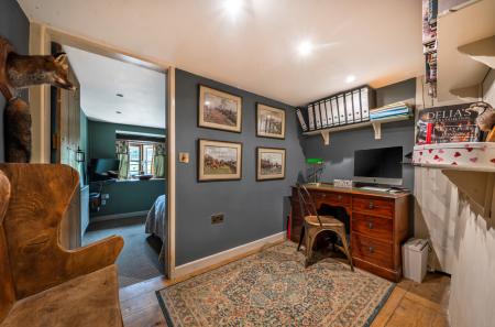 1407811-8-698b756...