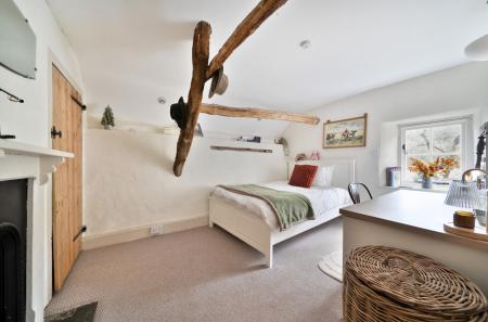 1407811-16-698b75...