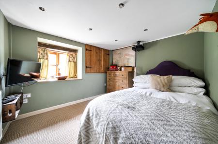 1407811-27-698b76...