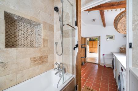 1407811-24-698b76...