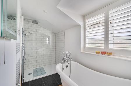 1416868-23-6998b4...