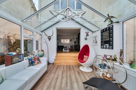 1416868-5-6998b2e...