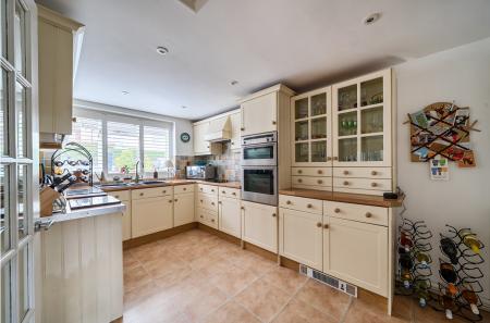 1416868-17-6998b3...