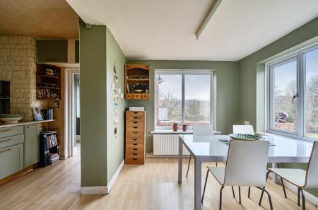 1416856-8-6998afb...