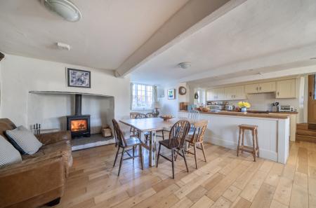 1430387-6-69bb024...