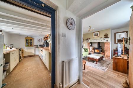 1441914-7-69e1238...