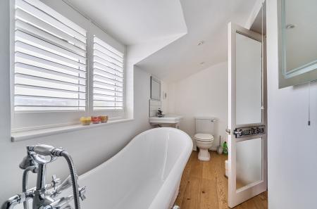 1416868-22-6998b4...